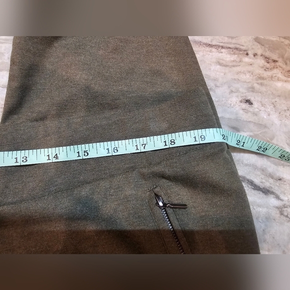 Torrid Women’s Plus 2 (18/20) Olive Green Jogger Pants Zip Pockets Cuffed Hem - Picture 6 of 10